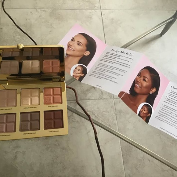 Too Faced Cocoa Contour and Highlighting Palette - - Picture 7 of 11